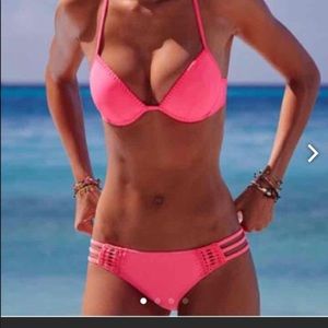 Victoria’s Secret Hot pink bikini NWOT 32B / med